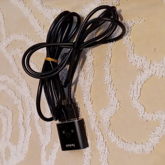 Techole Aluminum Bi-Directional 4K HDMI Splitter Model HS305 & 2 HDMI Cables - Picture 6 of 6